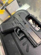 GLOCK G19 V 9MM LUGER (9x19 PARA) - 2 of 3