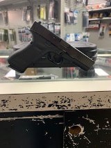 GLOCK G17 V 9MM LUGER (9x19 PARA) - 1 of 3