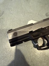 TAURUS pt 24/7 pro .40 S&W - 2 of 3