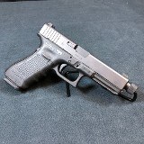 GLOCK 22 GEN 4 (UG2250203) .40 S&W - 2 of 3
