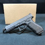 GLOCK 22 GEN 4 (UG2250203) .40 S&W - 1 of 3
