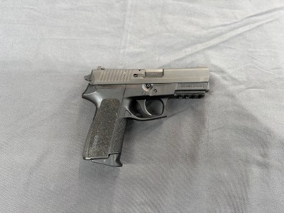 SIG SAUER SP2022 9MM LUGER (9x19 PARA)