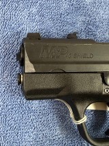 SMITH & WESSON M&p 40 shield .40 S&W - 2 of 3