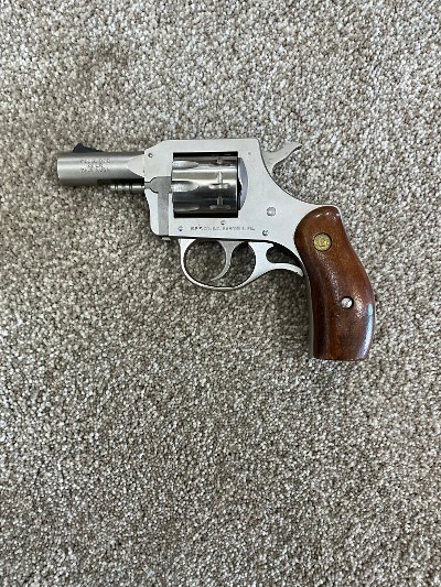 NEW ENGLAND FIREARMS CO. R92 .22 LR