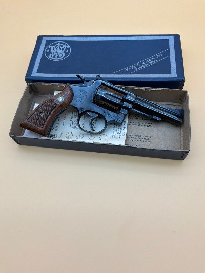 SMITH & WESSON 15-2 .38 SPL