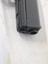 GLOCK G22 Gen4 .40 S&W - 2 of 3