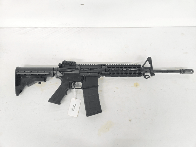 COLT Carbine AR-15, Flip-Up Sight Quad Rail, Magazine 5.56X45MM NATO