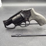 SMITH & WESSON BODYGUARD 38 .38 SPL - 3 of 3