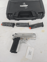 TAURUS PT940 Stainless w/4 Mags, Hard Case .40 S&W - 1 of 3