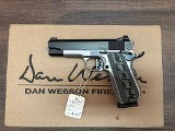 DAN WESSON V-BOB COMMANDER 1911.45 ACP .45 ACP - 1 of 3