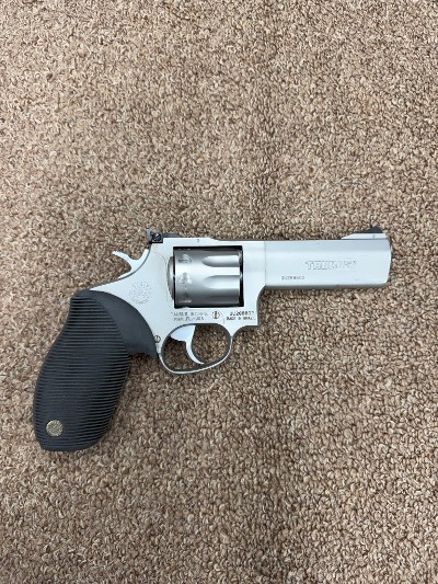 TAURUS Tracker .22 WMR