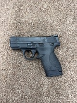 SMITH & WESSON M&P 9 SHIELD 9MM LUGER (9x19 PARA) - 1 of 3