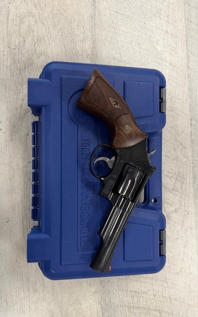 SMITH & WESSON 19 CLASSIC .357 MAG