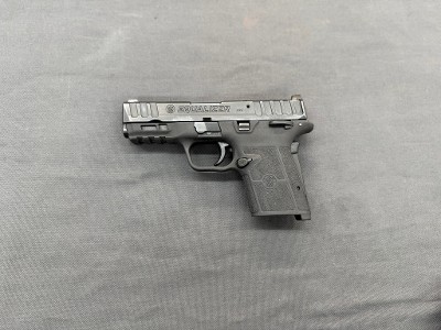 SMITH & WESSON M&P 9 SHIELD EZ 9MM LUGER (9x19 PARA)