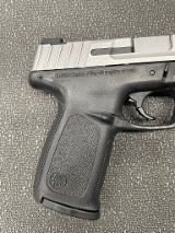 SMITH & WESSON SD40 VE .40 S&W - 3 of 3