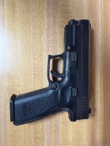 SPRINGFIELD ARMORY XD-40 .40 S&W - 1 of 3