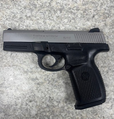 SMITH & WESSON SW9VE 9MM LUGER (9x19 PARA)