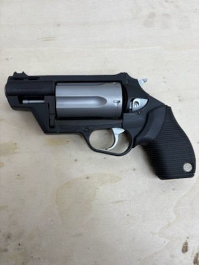 TAURUS JUDGE PUBLIC DEFENDER POLY .45lc / .410 - Image 2 of 3