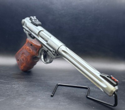 RUGER MARK IV HUNTER .22 LR - Image 2 of 3