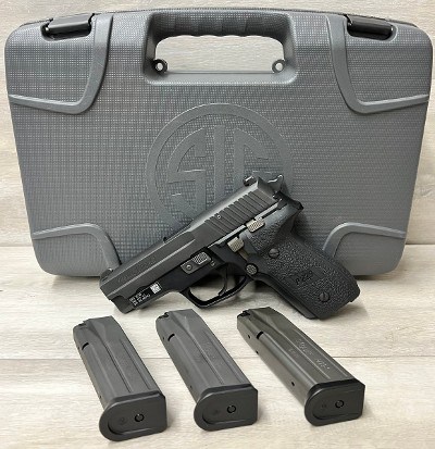 SIG SAUER M11-A1 9MM LUGER (9x19 PARA)