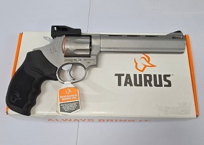 TAURUS M627 TRACKER .357 MAG