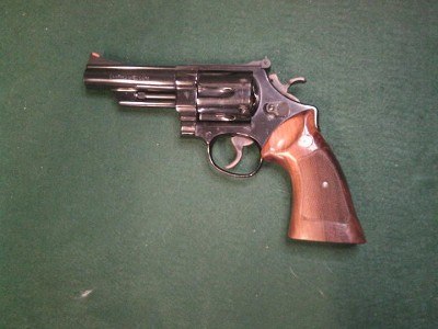 SMITH & WESSON Model 29-2 .44 MAGNUM