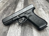 GLOCK 22 GEN 5 40 Smith & Wesson - 1 of 3