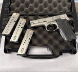 SMITH & WESSON 5946 NYPD TRADE-IN 9MM LUGER (9x19 PARA) - 1 of 3