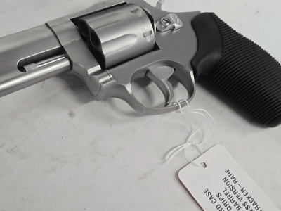 TAURUS M627 Stainless w/Hard Case .357 MAG - Image 3 of 3