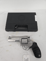 TAURUS M627 Stainless w/Hard Case .357 MAG - Image 1 of 3