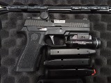 SIG SAUER P320 CARRY 9MM LUGER (9x19 PARA) - 1 of 3