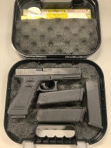GLOCK 22 .40 S&W - 2 of 2