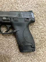 SMITH & WESSON M & P 9 Shield 9MM LUGER (9x19 PARA) - 2 of 3