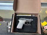 BERETTA 3032 TOMCAT 32ACP .32 ACP - 1 of 3