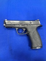 SMITH & WESSON M&P 40 .40 S&W - 2 of 3
