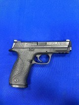 SMITH & WESSON M&P 40 .40 S&W - 1 of 3