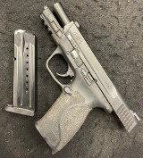 SMITH & WESSON M&P 9 M2.0 Carry and Range Kit 9MM LUGER (9X19 PARA) - 3 of 3