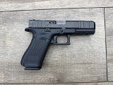 GLOCK G22 GEN 5 .40 S&W - 2 of 3
