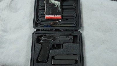 SIG SAUER P229R .40 S&W - Image 1 of 3