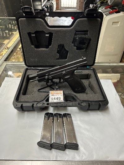 SPRINGFIELD ARMORY XD-40 .40 S&W - Image 1 of 3