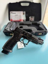SIG SAUER P320-SXG 9MM LUGER (9x19 PARA) - 1 of 3