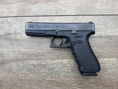 GLOCK G17 GEN 4 9MM LUGER (9X19 PARA) - Image 1 of 3