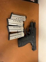 SMITH & WESSON M&P40 SHIELD .40 S&W - 2 of 3