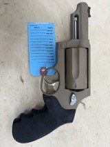 TAURUS JUDGE .45lc / .410 - 2 of 3