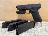 GLOCK G17 GEN 4 Threaded Barrell9MM LUGER (9x19 PARA) - 2 of 3