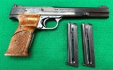 SMITH & WESSON MODEL 41 .22 LR - 1 of 3