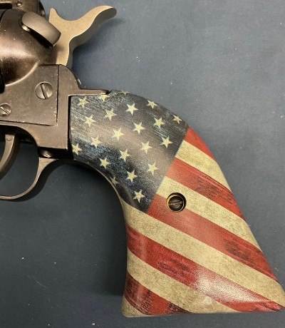 HERITAGE MFG. ROUGH RIDER - AMERICAN FLAG GRIP .22 LR - Image 3 of 3