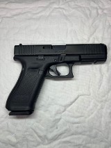 GLOCK G22 GEN 5 .40 CALIBER - 2 of 3