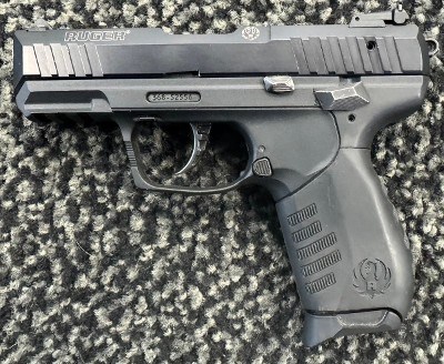 RUGER SR22 .22 LR - Image 1 of 3