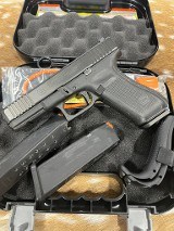 GLOCK G22 GEN 5 .40 S&W - 3 of 3